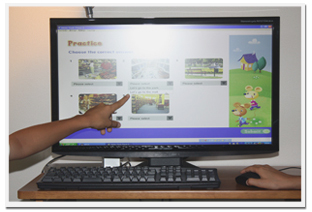 �����̗l�q